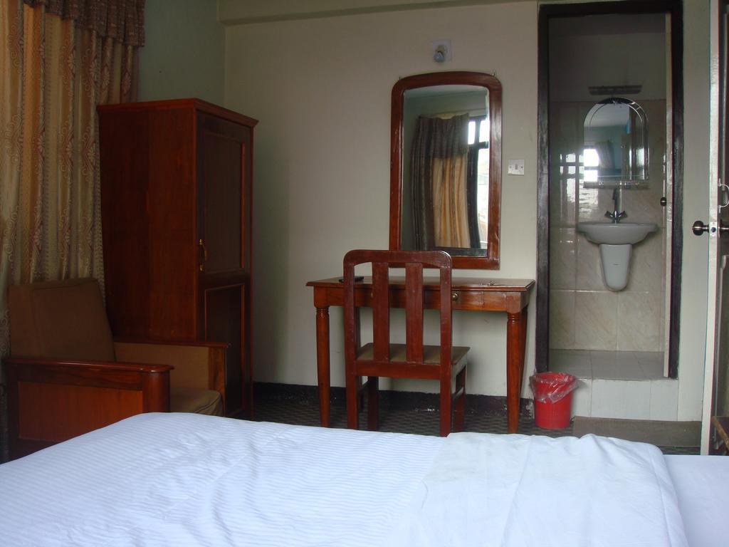 Holy Land Hotel Nepal กาฐมาณฑุ ภายนอก รูปภาพ